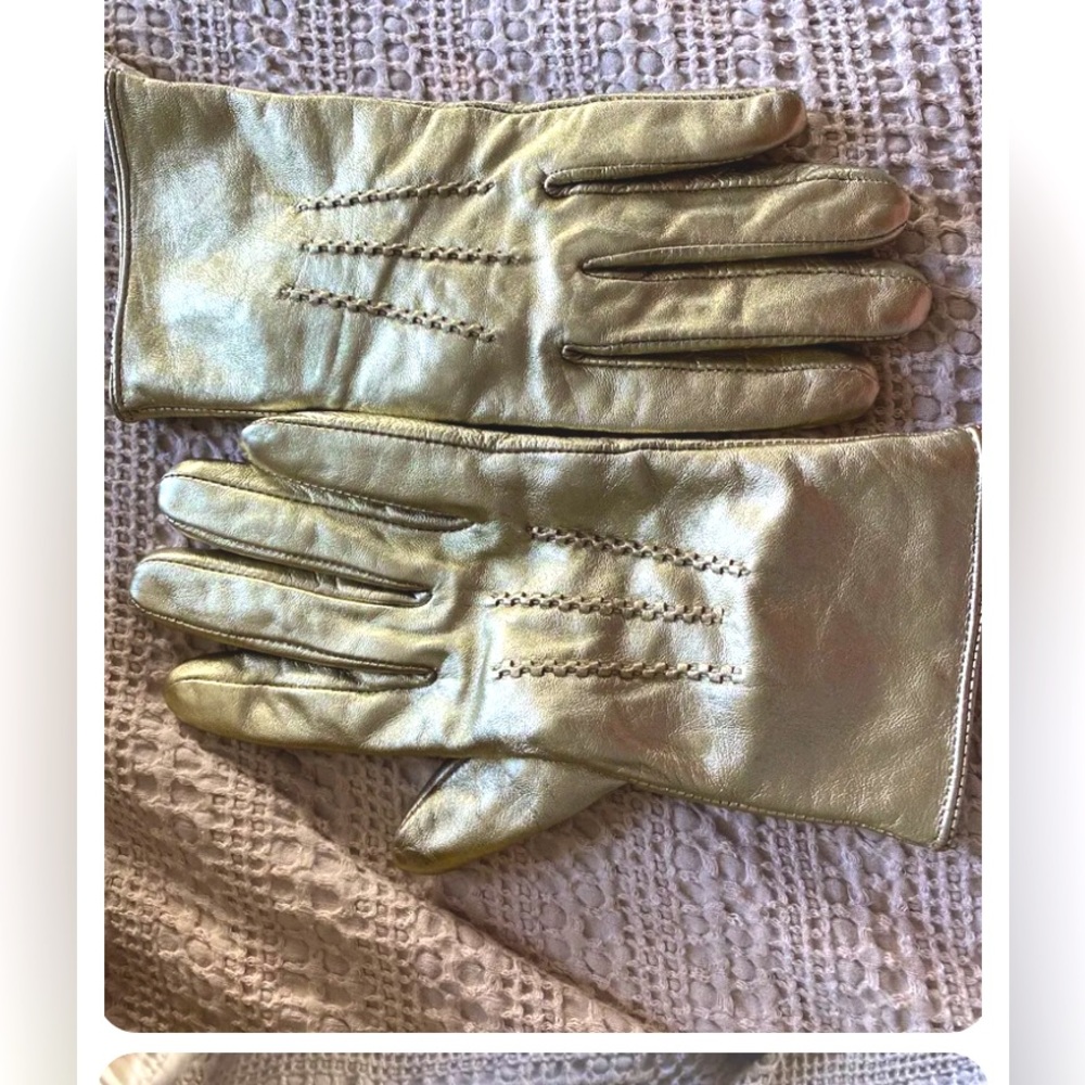 Golden winter gloves